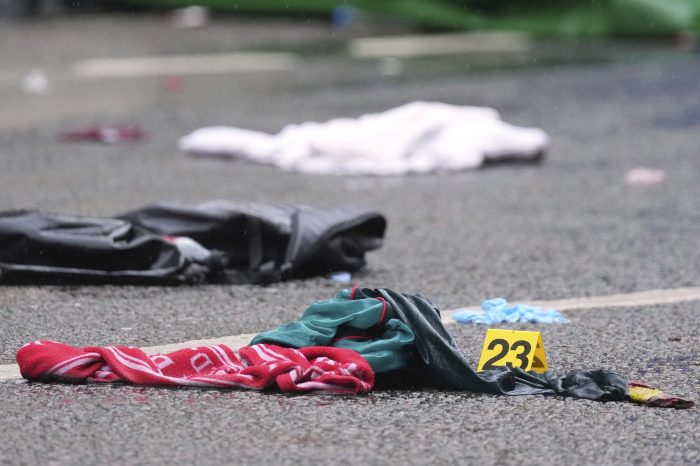Driver arrested on suspicion of attempted murder after Liverpool soccer parade tragedy | iNFOnews.ca