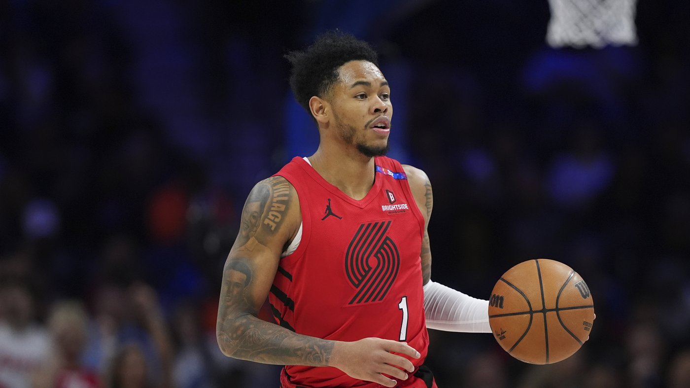 Jrue Holiday being sent from Celtics to Trail Blazers for Anfernee Simons and picks, AP source says | iNFOnews.ca