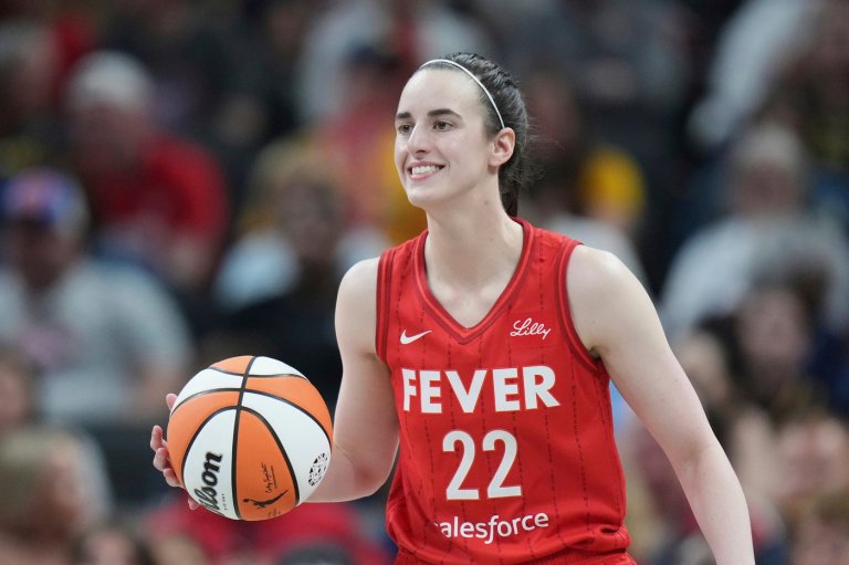 Caitlin Clark getting reacclimated to Fever digs as she returns to practice for training camp | iNFOnews.ca