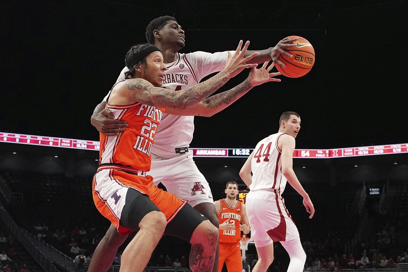 Kasparas Jakucionis scores a season-best 23 points as Illinois tops No. 19 Arkansas 90-77 | iNFOnews.ca Kasparas Jakucionis scores a season-best 23 points as Illinois tops No. 19 Arkansas 90-77 | iNFOnews.ca