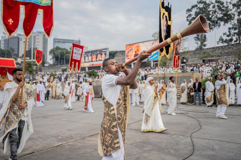 Ethiopians celebrate Meskel holiday with pomp, despite recent fighting in Tigray | iNFOnews.ca