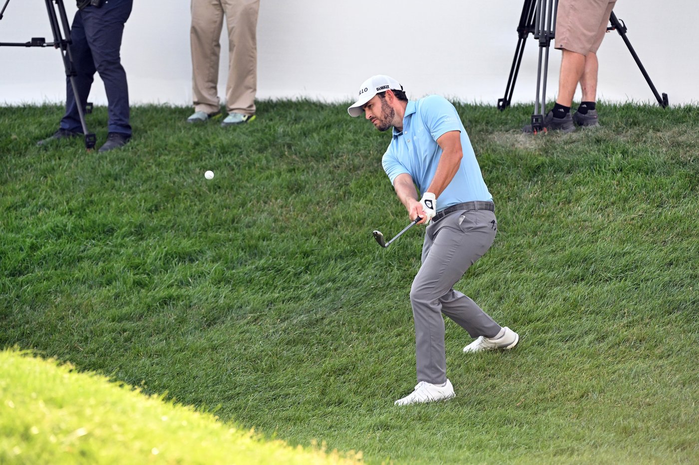 Cameron Young shoots 9-under 61, shares 2nd-round lead at Rocket Classic | iNFOnews.ca