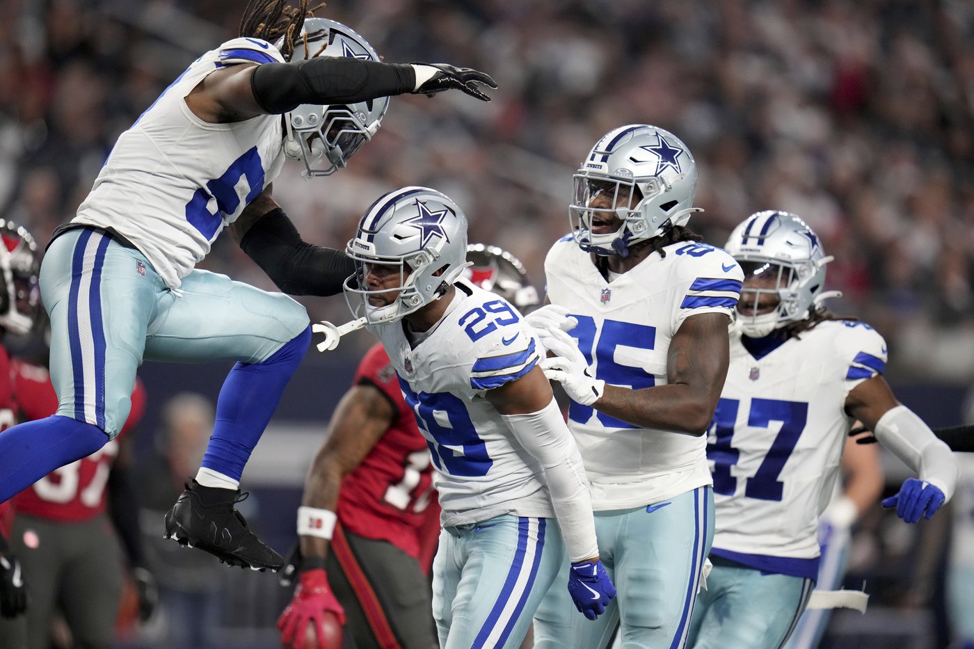 Cowboys beat Tampa Bay 26-24 as Baker Mayfield and the Bucs lose control of their playoff fate | iNFOnews.ca