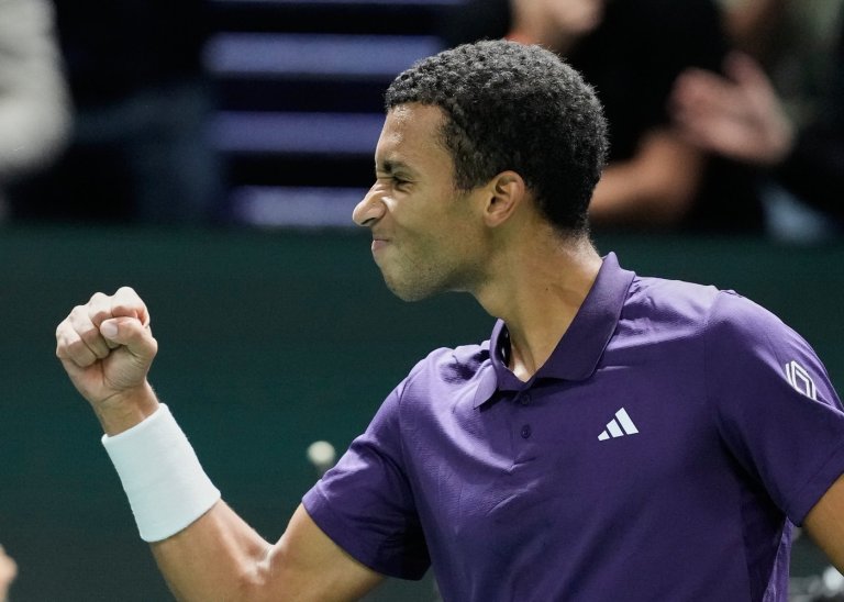 Canada's Auger-Aliassime rallies past Altmaier to reach Paris Masters quarterfinals | iNFOnews.ca Canada's Auger-Aliassime rallies past Altmaier to reach Paris Masters quarterfinals | iNFOnews.ca