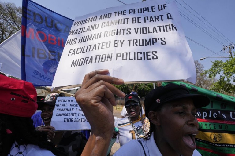 Eswatini activists protest US deportation deal at embassy in South Africa | iNFOnews.ca
