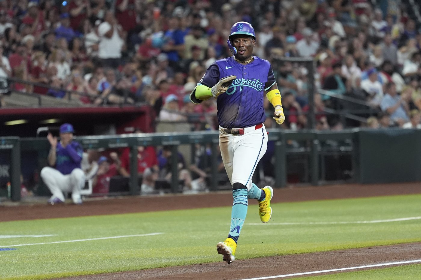 Nelson retires first 16 Royals, Carroll returns in Diamondbacks' 7-1 victory | iNFOnews.ca