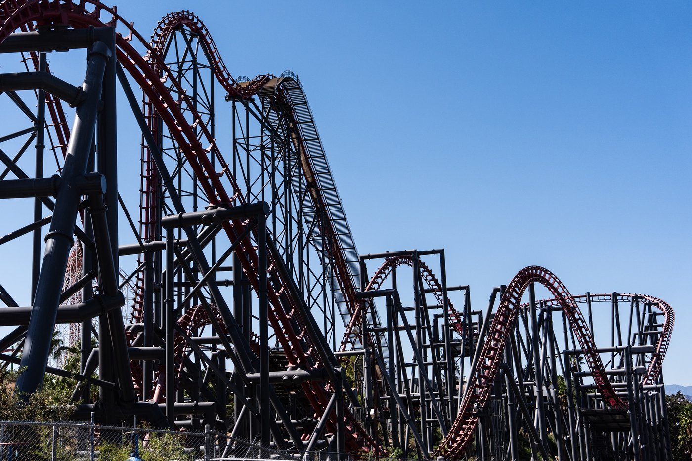 New lawsuits allege Six Flags Magic Mountain's X2 roller coaster caused traumatic brain injuries | iNFOnews.ca