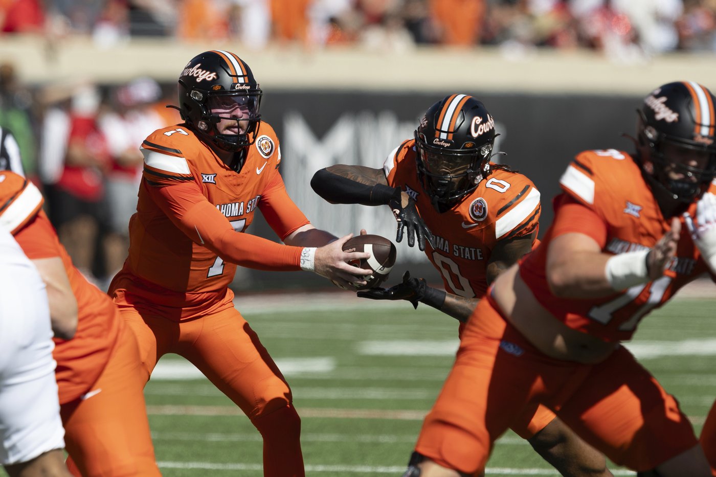 Bernard runs for 182 yards and No. 12 Utah wins Big 12 debut, beating No. 14 Oklahoma State 22-19 | iNFOnews.ca