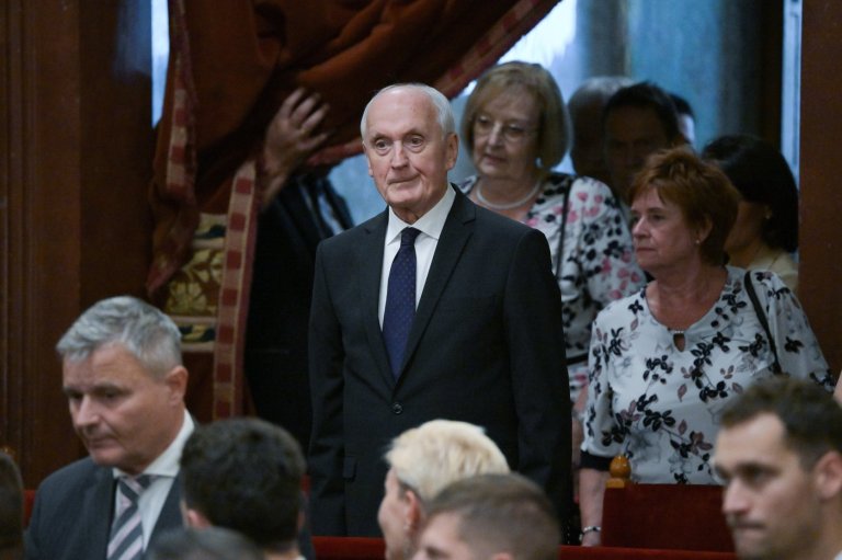 Hungary’s Parliament taps András Baka as president as part of Orbán-era purge | iNFOnews.ca