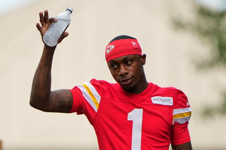 Chiefs hit by 2 training camp injuries as wide receivers Xavier Worthy, Cyrus Allen leave practice | iNFOnews.ca