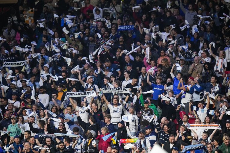 Vancouver, Montreal soccer fans boo U.S. anthem after trade talks break down | iNFOnews.ca