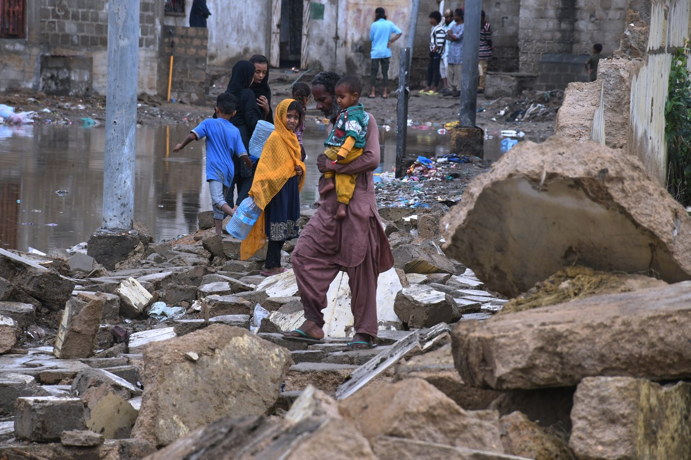 Overnight storm in Pakistan’s largest city, Karachi, kills at least 15 people and injures several | iNFOnews.ca