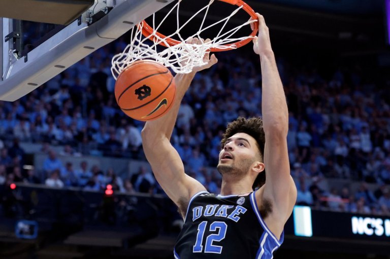 Cameron Boozer and No. 3 Duke knock off No. 1 Michigan 68-63 as top 2 teams lose on same day | iNFOnews.ca