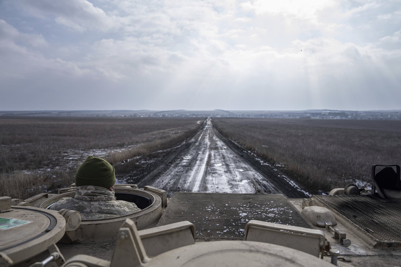 Ukraine's military will pull out of Vuhledar in the east after 2 years of intense fighting | iNFOnews.ca
