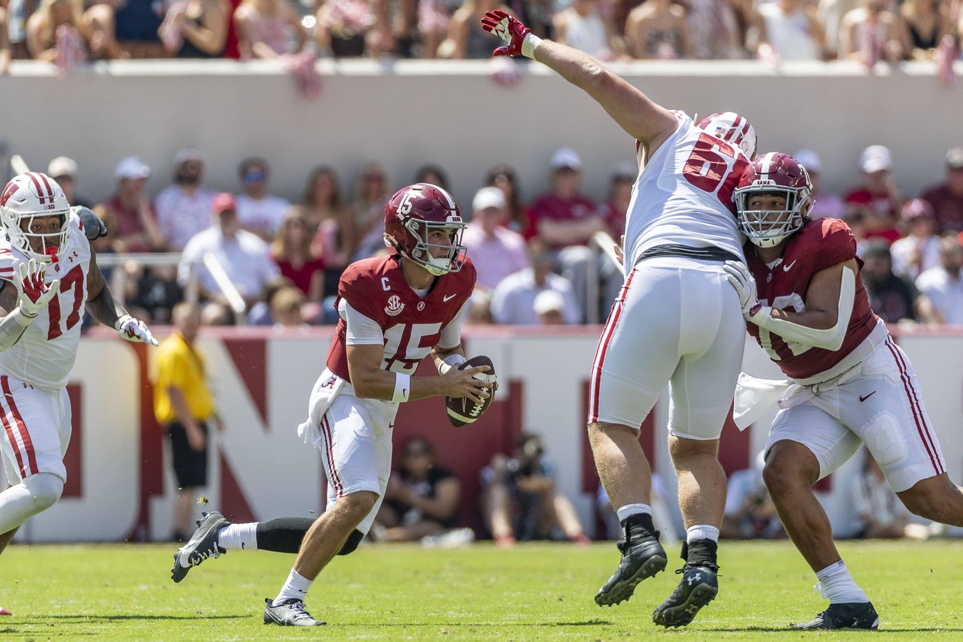 Ty Simpson delivers again as No. 19 Alabama handles Wisconsin for the 2nd straight year, 38-14 | iNFOnews.ca