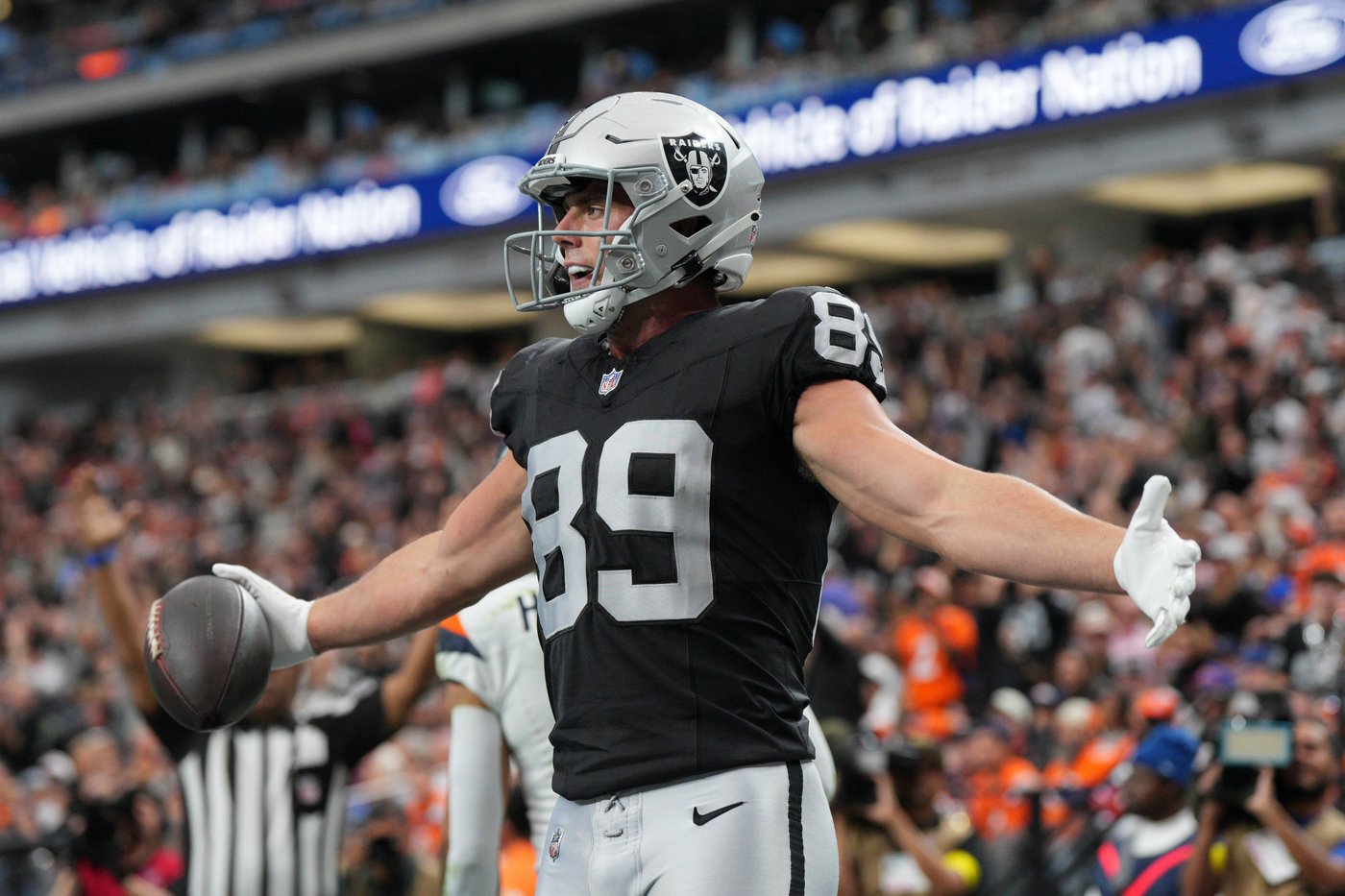 Trey McBride is voted the NFL’s top tight end by an AP panel | iNFOnews.ca