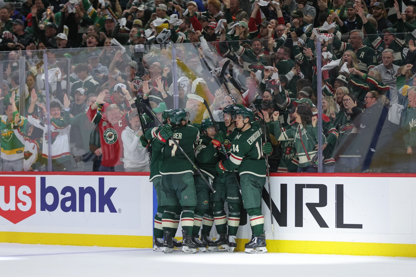 Wild beat Stars 5-2 for first playoff series win in 11 years | iNFOnews.ca