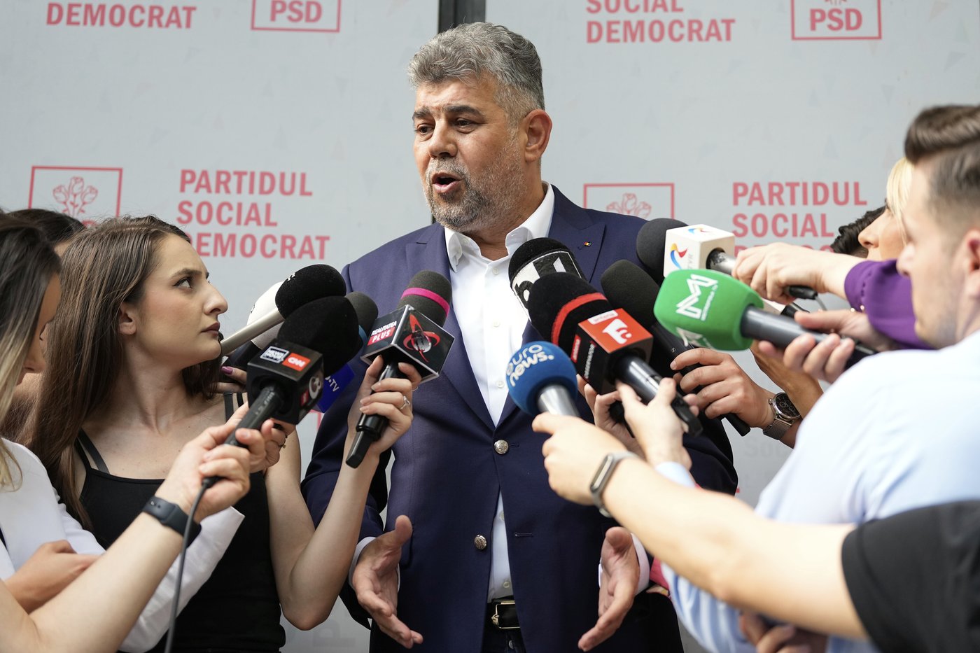 Romanian premier resigns after his coalition's candidate fails to advance in presidential runoff | iNFOnews.ca Romanian premier resigns after his coalition's candidate fails to advance in presidential runoff | iNFOnews.ca