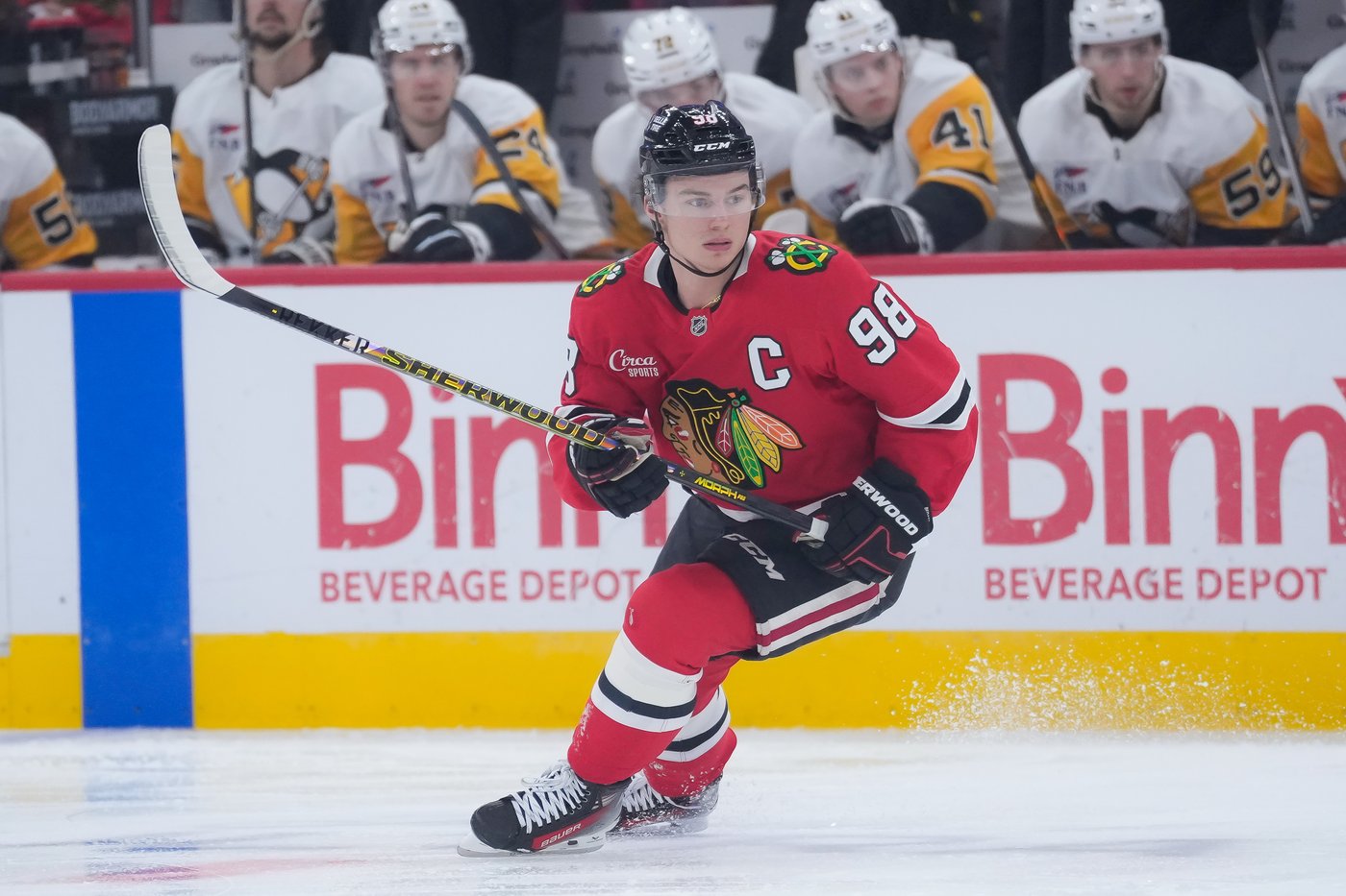Blackhawks star Connor Bedard makes his season debut in victory over Penguins | iNFOnews.ca Blackhawks star Connor Bedard makes his season debut in victory over Penguins | iNFOnews.ca