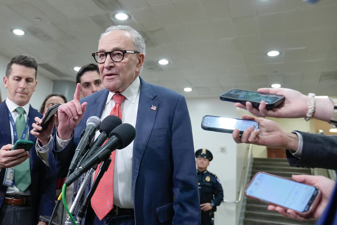 Shutdown proposal pits Democrats' moderates and progressives against centrist Senate dealmakers | iNFOnews.ca