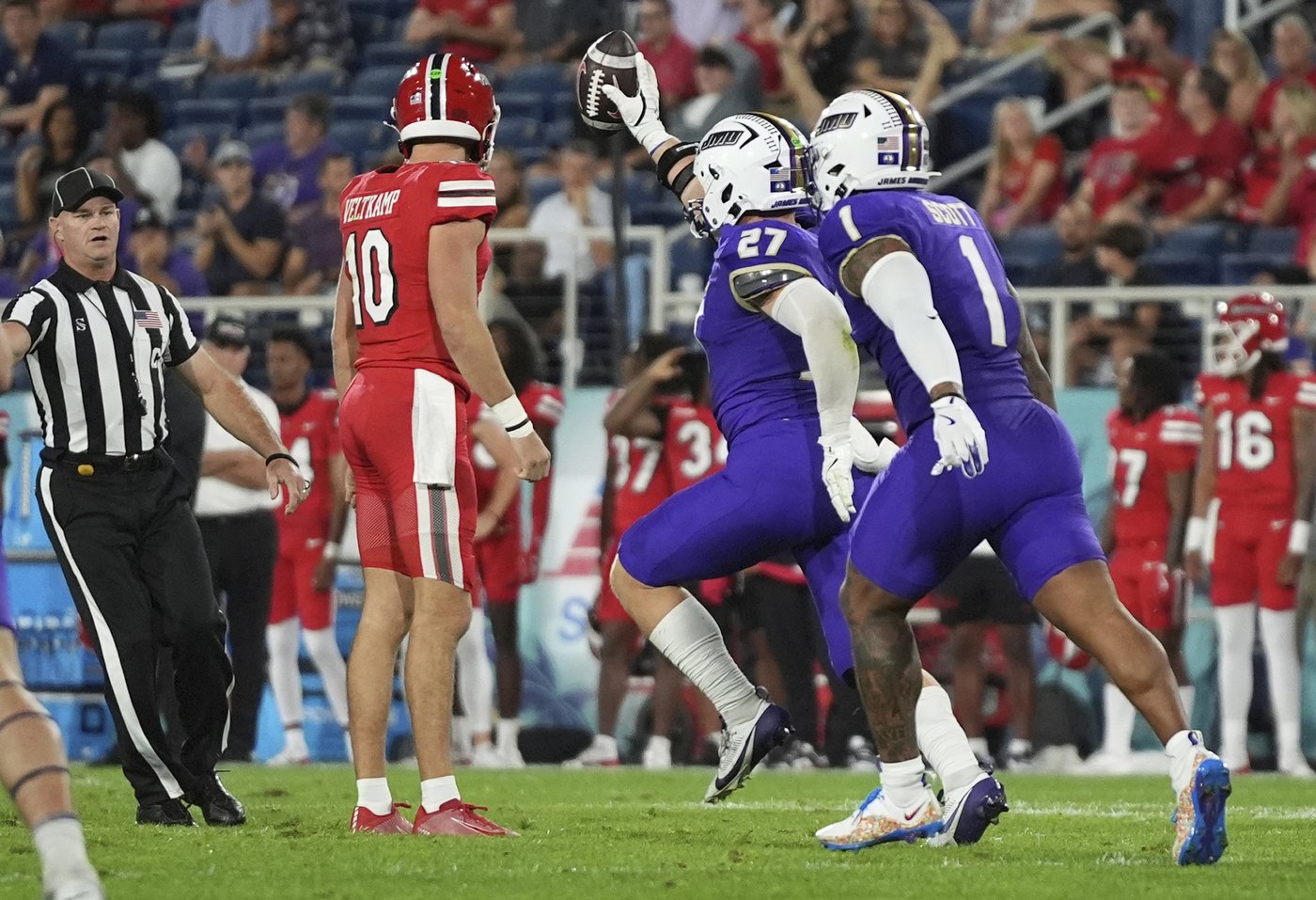 James Madison secures its first bowl win after topping Western Kentucky 27-17 in the Boca Raton | iNFOnews.ca James Madison secures its first bowl win after topping Western Kentucky 27-17 in the Boca Raton | iNFOnews.ca