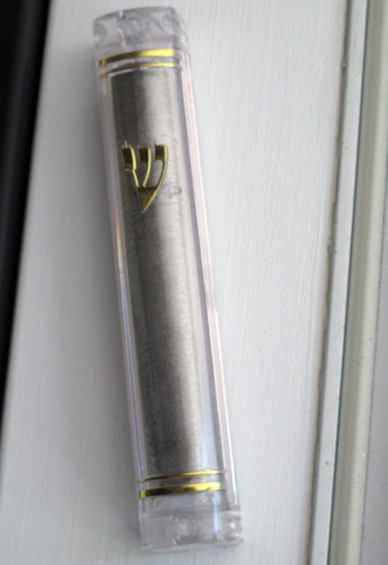 Toronto police investigating after second incident of mezuzahs stolen | iNFOnews.ca