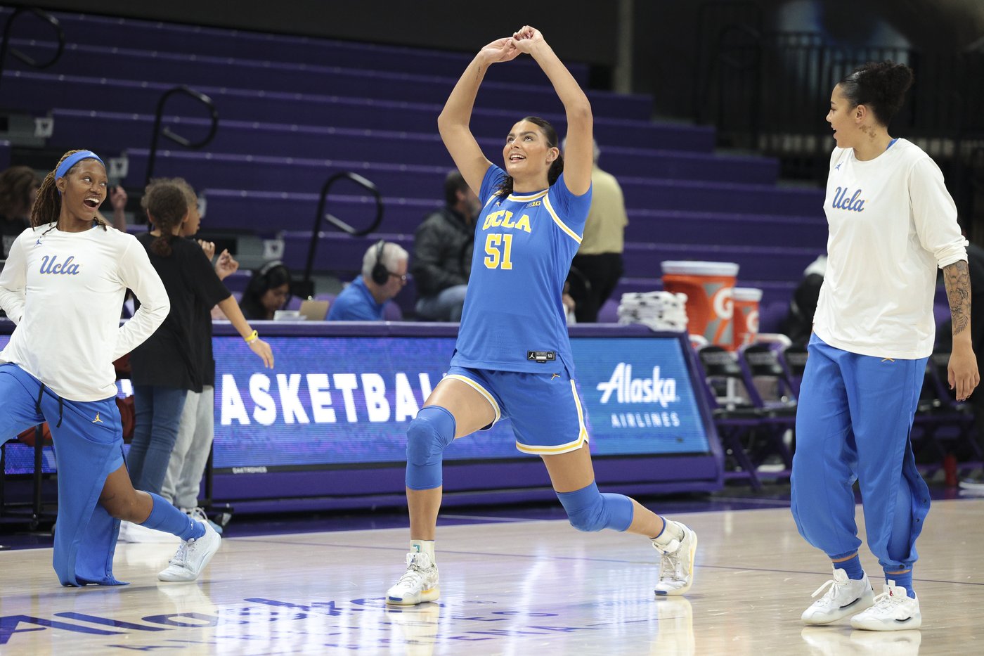 Lauren Betts has 23 points in No. 1 UCLA's 73-62 win over Washington | iNFOnews.ca