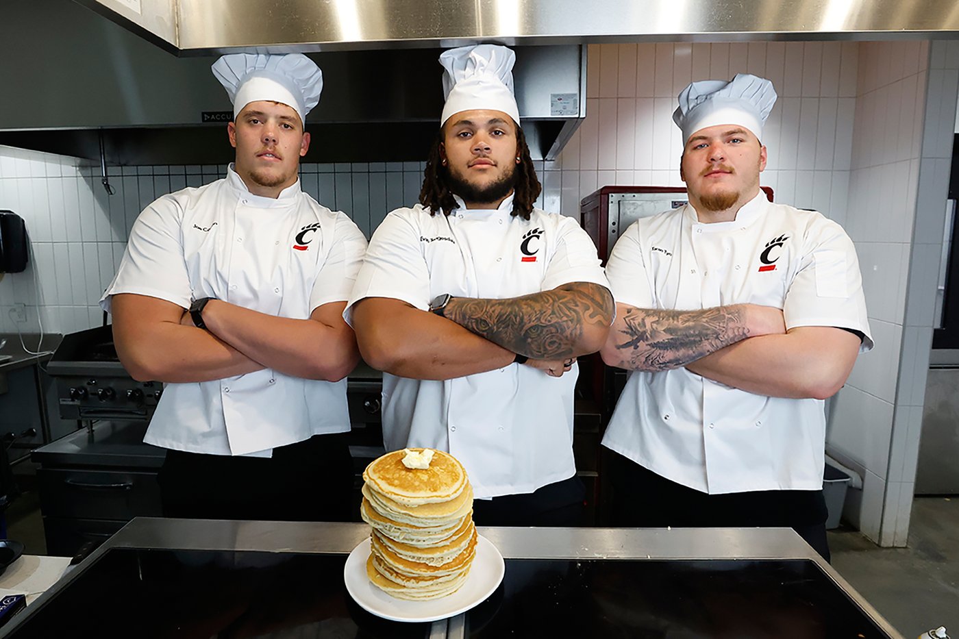 College Football's House of Pancakes: Cincinnati puts its offensive line in the spotlight | iNFOnews.ca