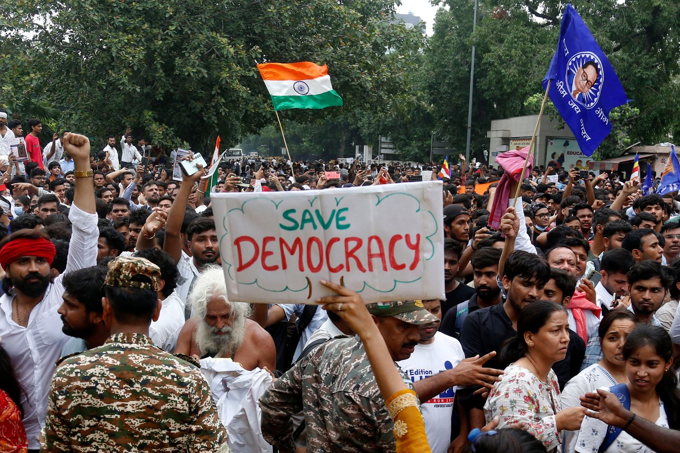 India police use tear gas to stop march on Parliament by Cockroach movement supporters | iNFOnews.ca