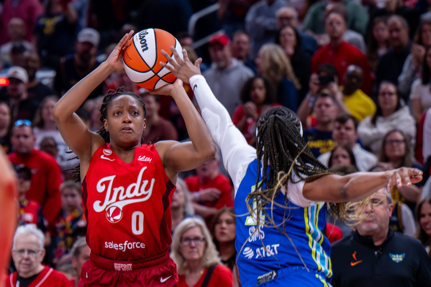 Caitlin Clark-Paige Bueckers matchup highlights WNBA's big opening weekend | iNFOnews.ca Caitlin Clark-Paige Bueckers matchup highlights WNBA's big opening weekend | iNFOnews.ca