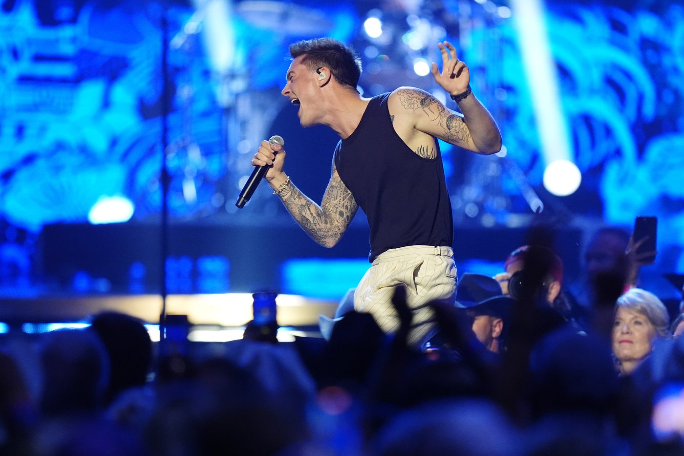 Cameron Whitcomb takes home top honours at Canadian Country Music Awards | iNFOnews.ca