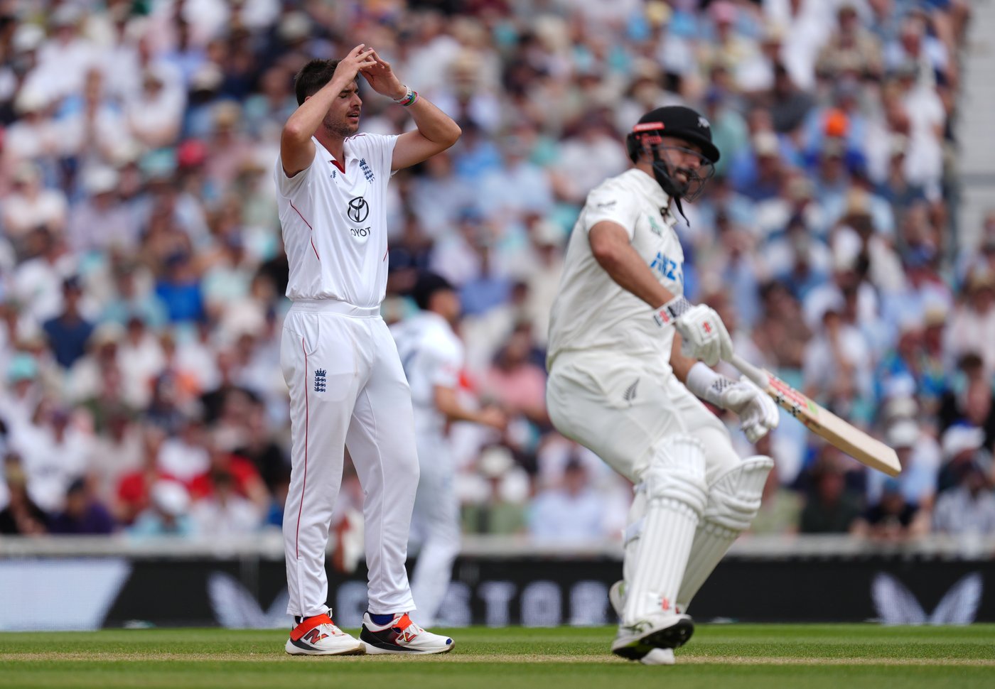 New Zealand tightens grip at The Oval as England slumps to 182-5 chasing 463 | iNFOnews.ca New Zealand tightens grip at The Oval as England slumps to 182-5 chasing 463 | iNFOnews.ca