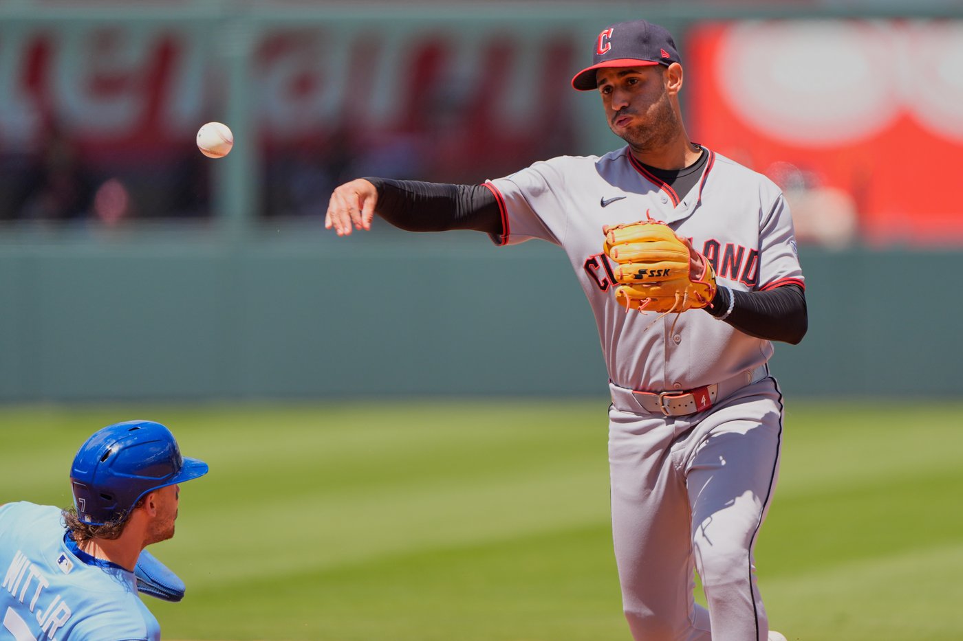 Bo Naylor hits 3-run home run to cement Guardians' 8-5 win over Royals | iNFOnews.ca
