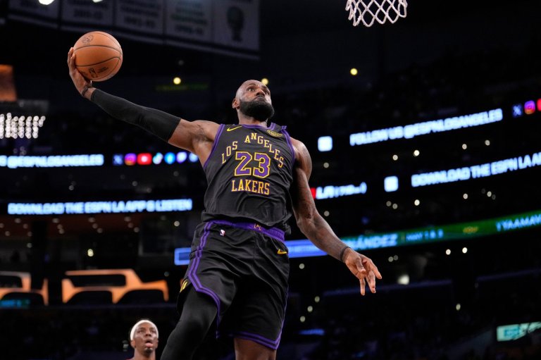 LeBron just misses historic triple-double, but still defies his age with prolific efforts for Lakers | iNFOnews.ca