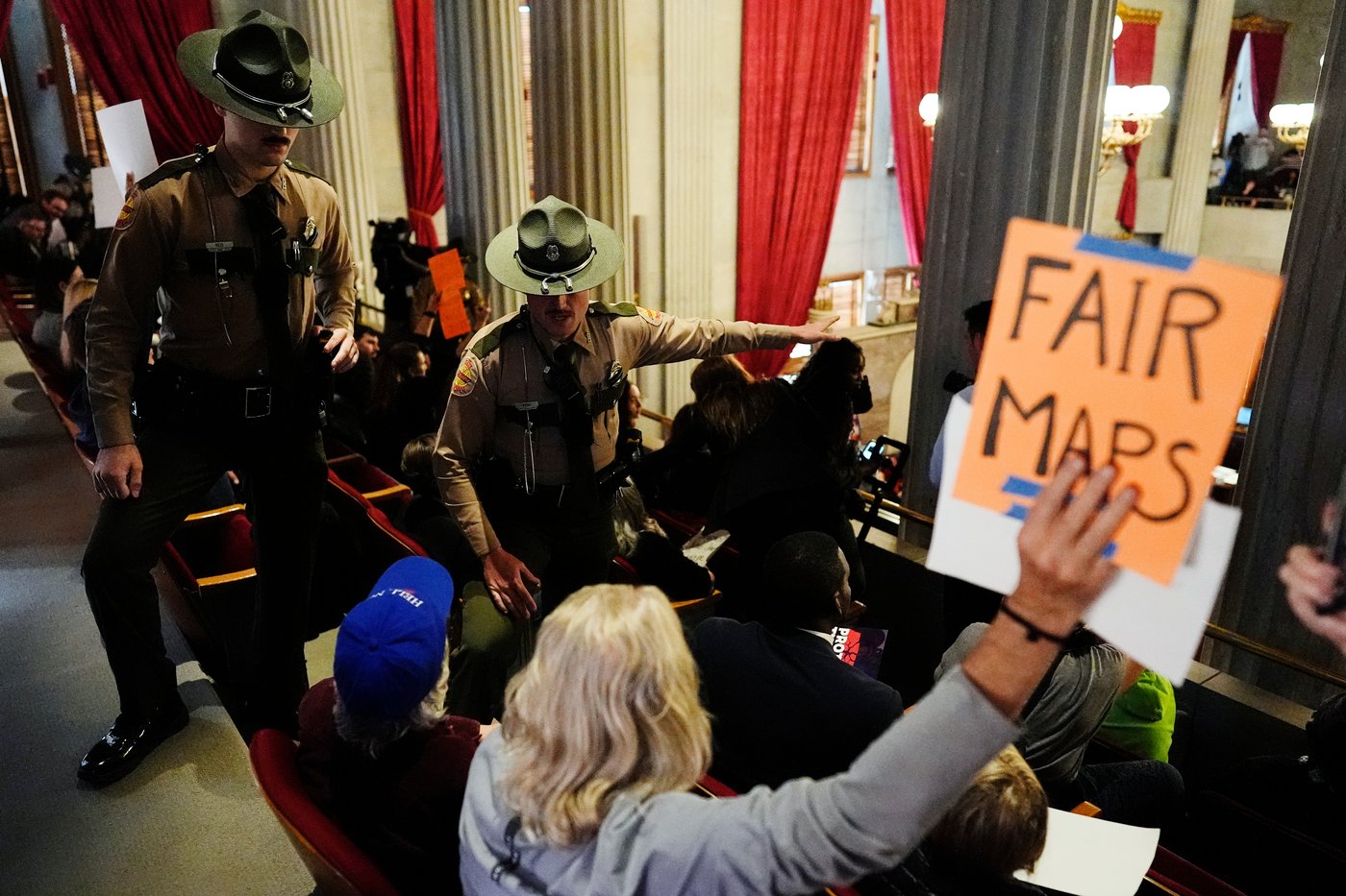 Demonstrators rally in Tennessee and Alabama against redistricting efforts, in photos | iNFOnews.ca