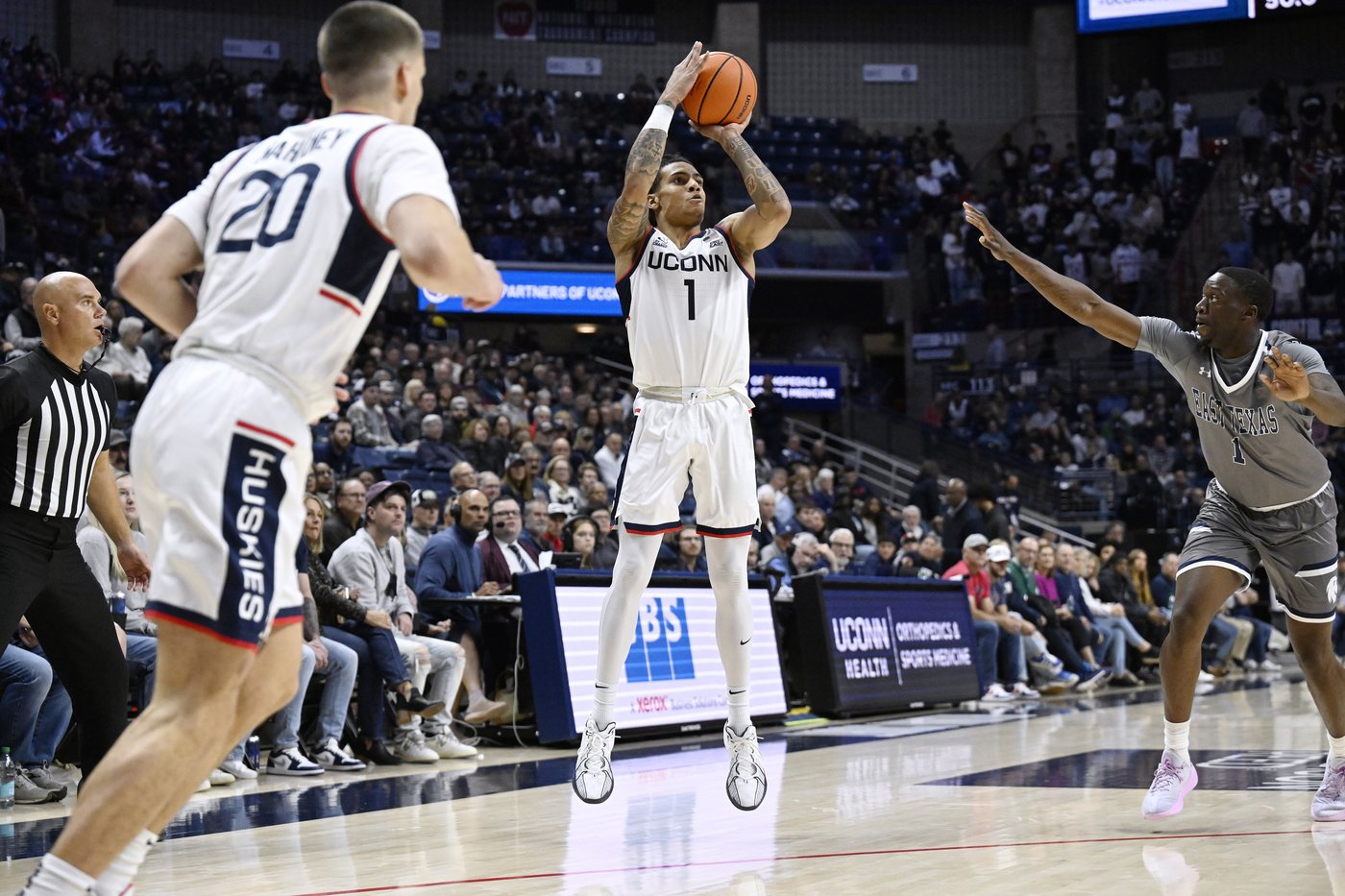 Solo Ball scores 12 points as No. 2 UConn beats East Texas A&M 81-46 | iNFOnews.ca Solo Ball scores 12 points as No. 2 UConn beats East Texas A&M 81-46 | iNFOnews.ca