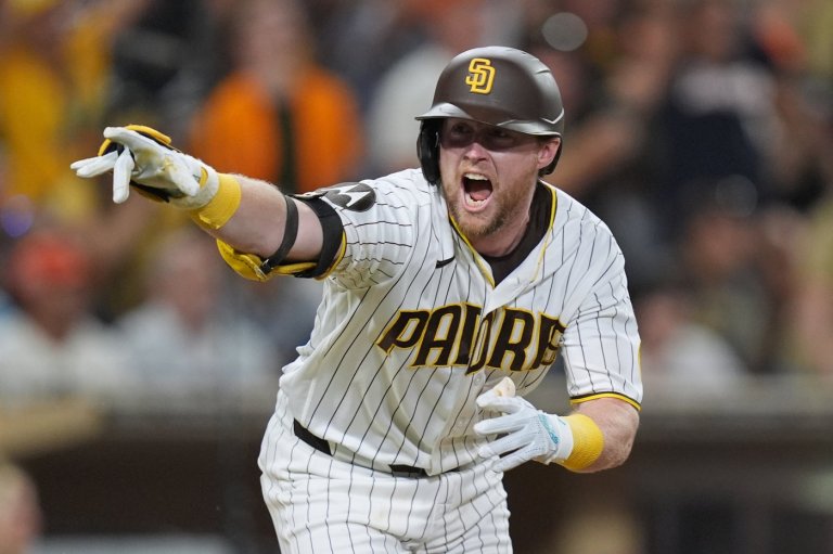 Cronenworth's single gives Padres 6-5 win over Giants after Miller blows save | iNFOnews.ca