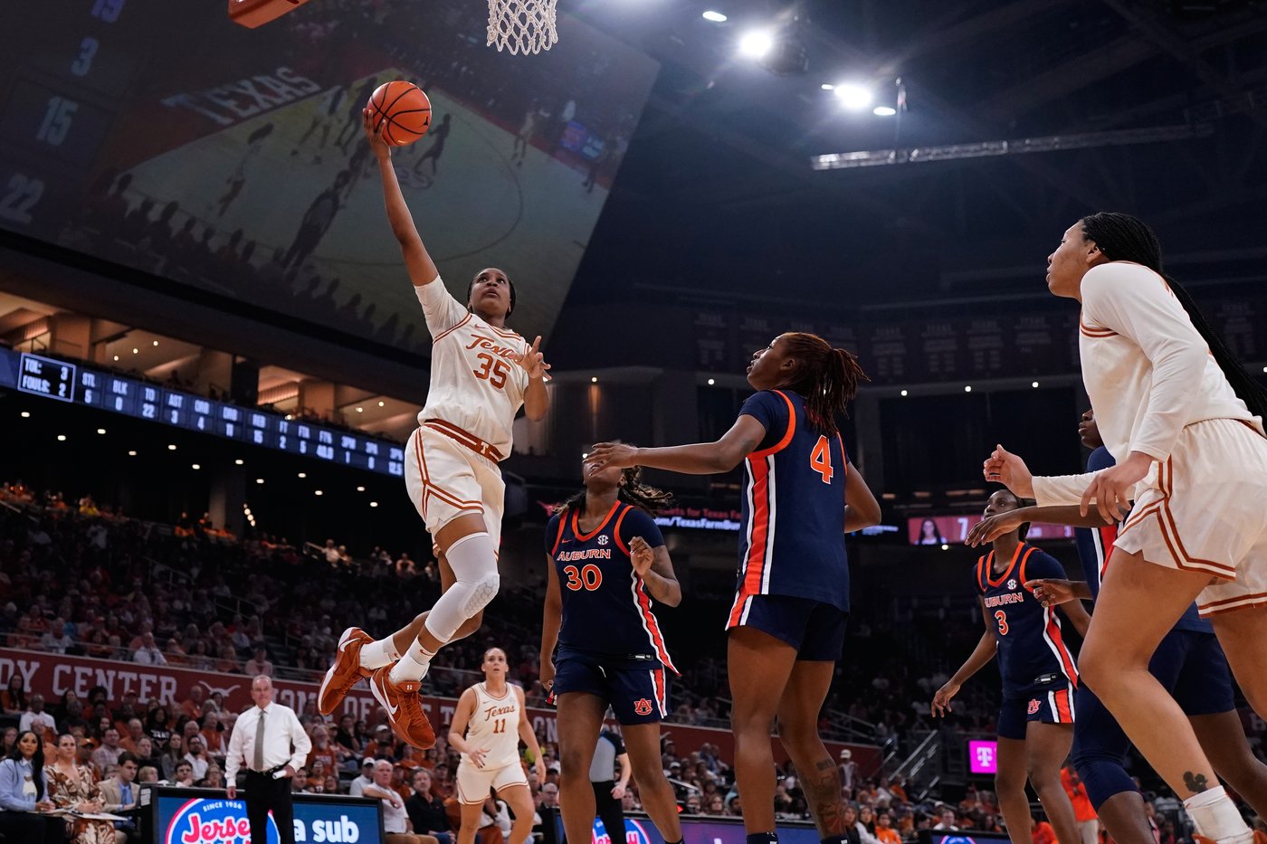 Kyla Oldacre's career-best 23 points help No. 2 Texas rout Auburn 97-36 | iNFOnews.ca