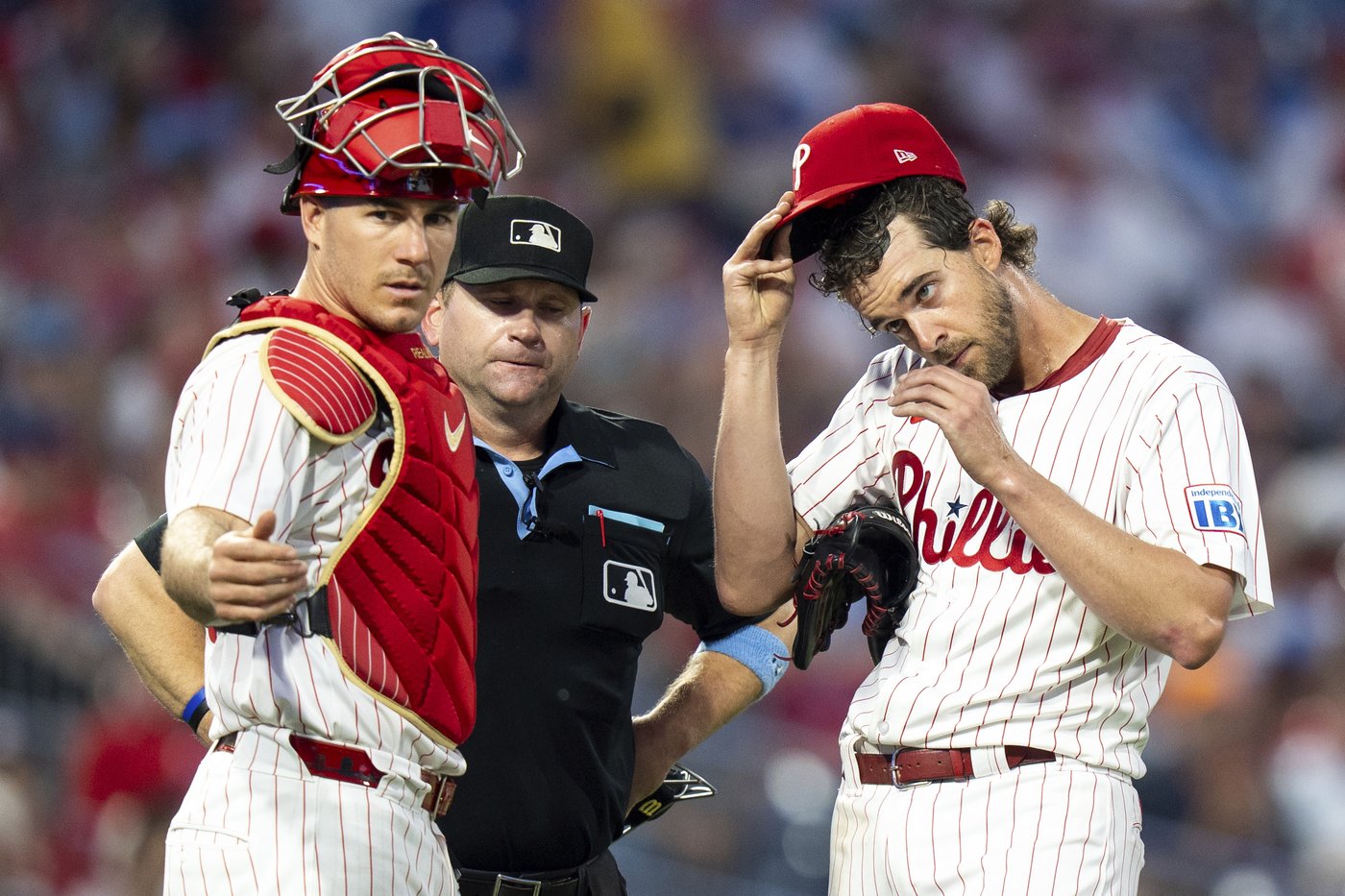 Nola and Realmuto help the Phillies beat the Diamondbacks 7-2 | iNFOnews.ca