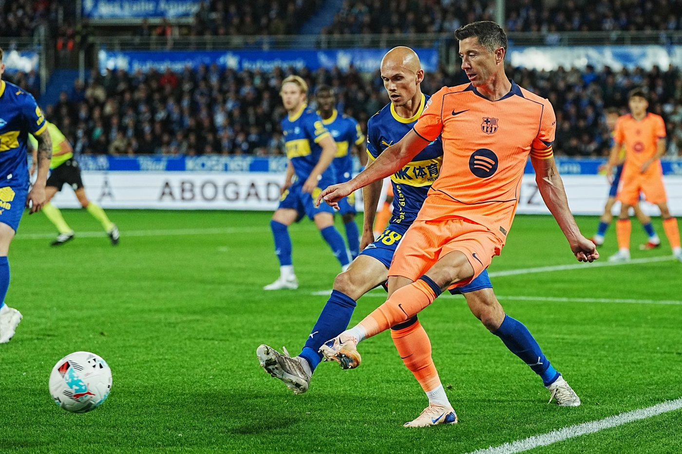 Barcelona's 100-point bid ends in a 1-0 loss at Alaves in the Spanish league | iNFOnews.ca Barcelona's 100-point bid ends in a 1-0 loss at Alaves in the Spanish league | iNFOnews.ca