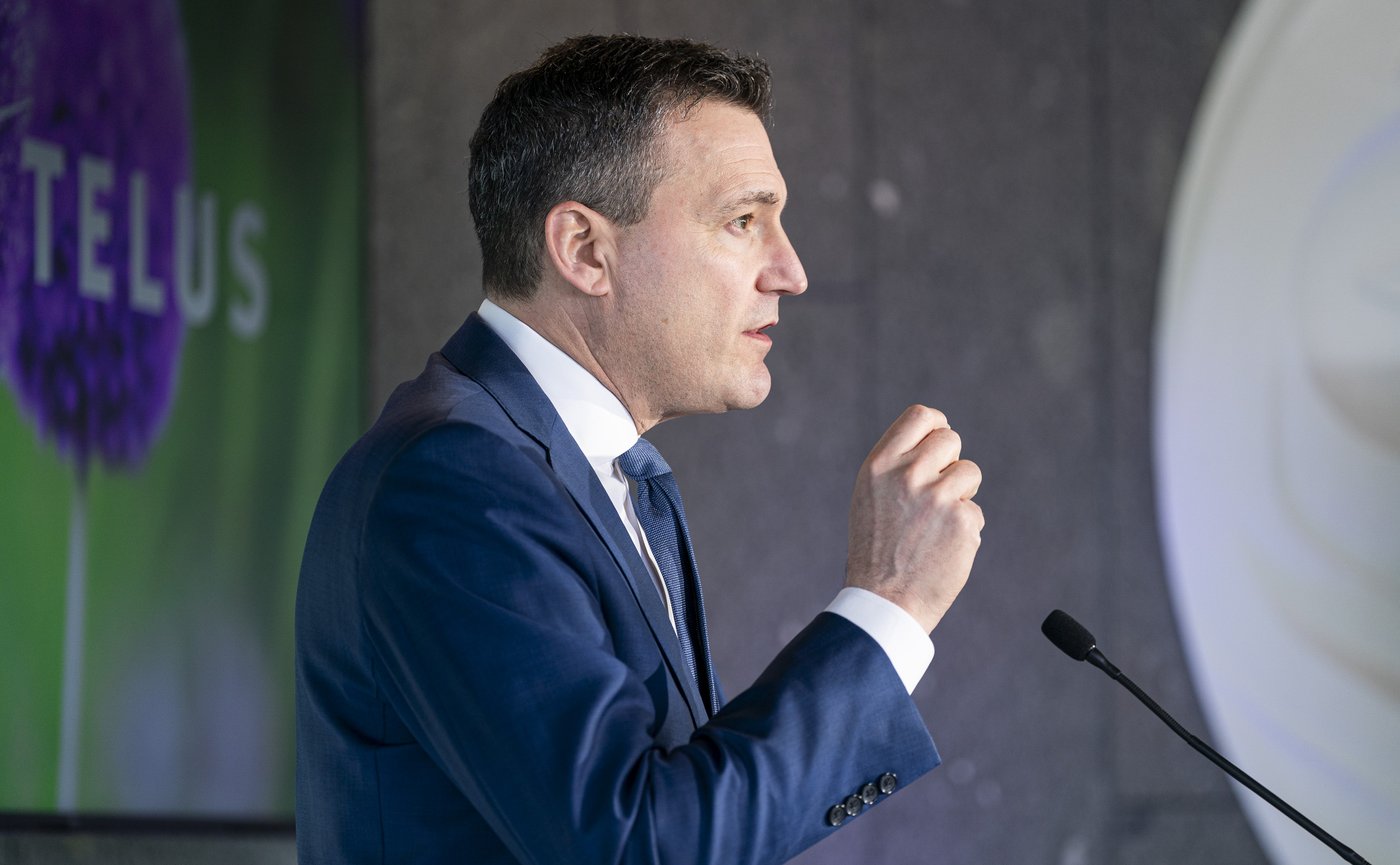 Telus and feds announce AI data cluster in B.C. to boost 'sovereign' computing power | iNFOnews.ca Telus and feds announce AI data cluster in B.C. to boost 'sovereign' computing power | iNFOnews.ca