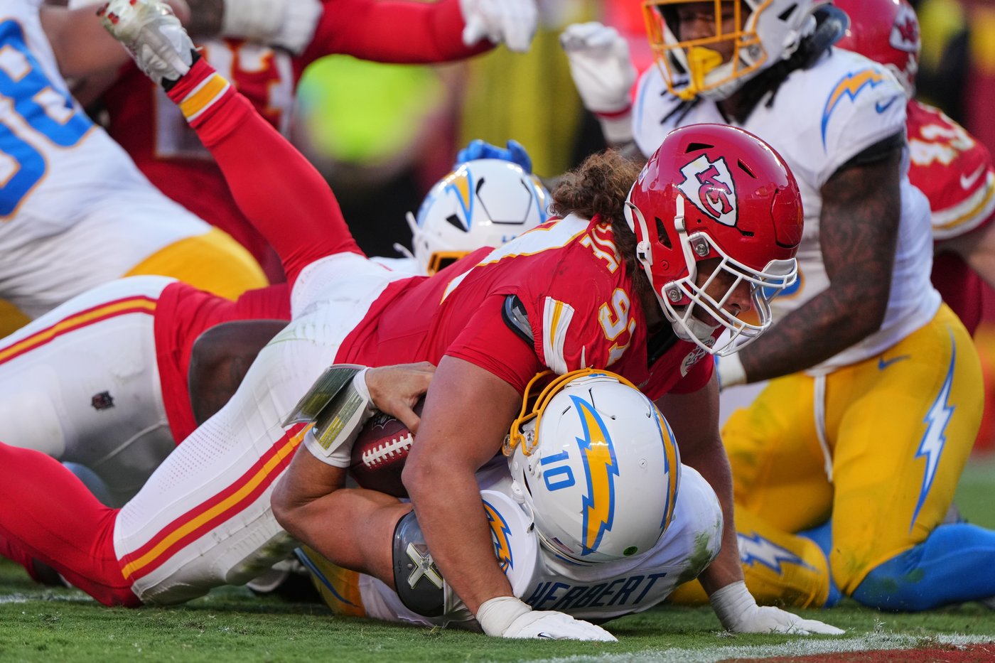 Harbaugh says Chargers will evaluate everything after 22-6 loss to Chiefs drops them to 0-6 | iNFOnews.ca Harbaugh says Chargers will evaluate everything after 22-6 loss to Chiefs drops them to 0-6 | iNFOnews.ca