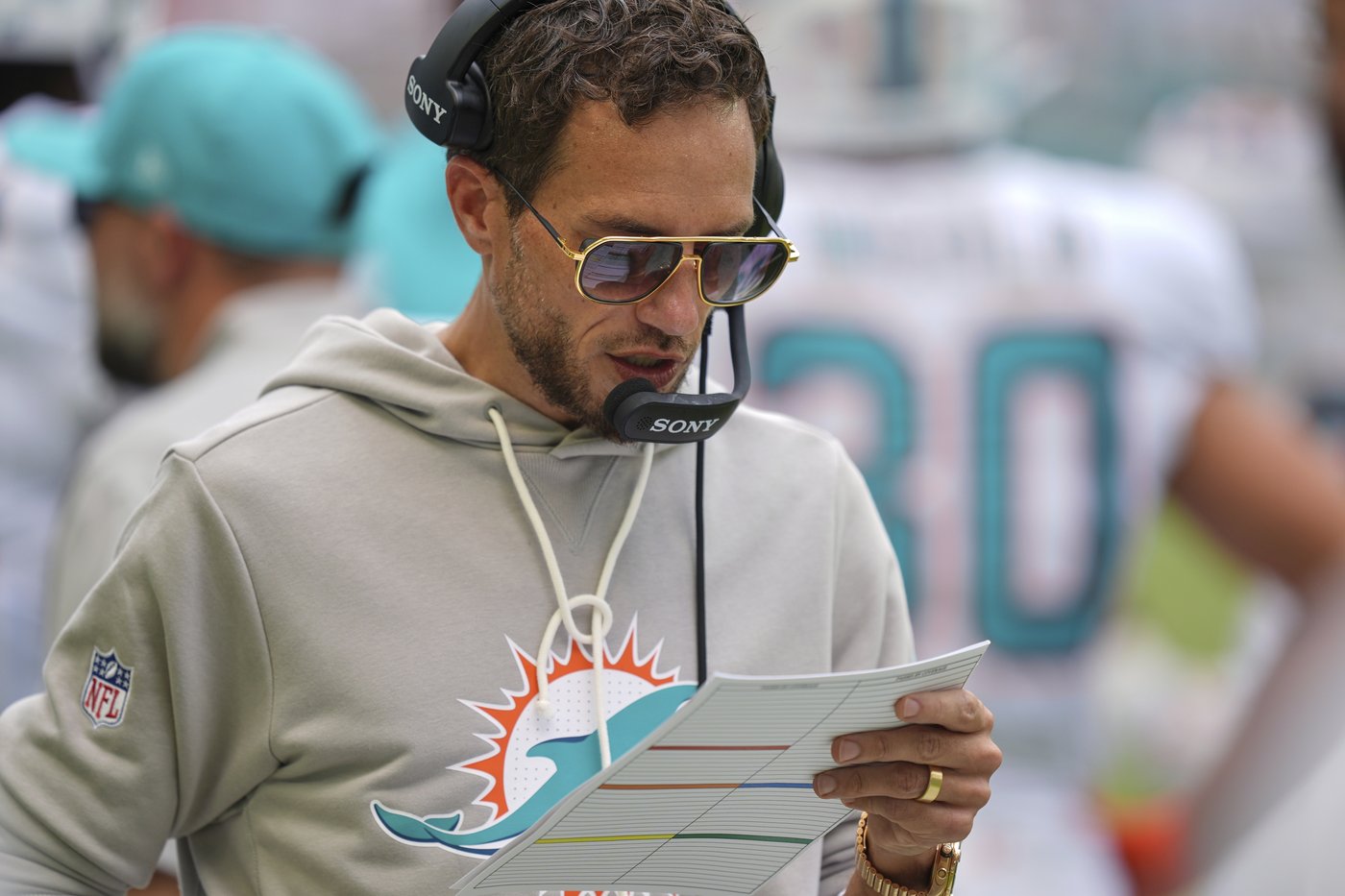Dolphins players back coach Mike McDaniel as he faces mounting pressure amid 0-2 start | iNFOnews.ca