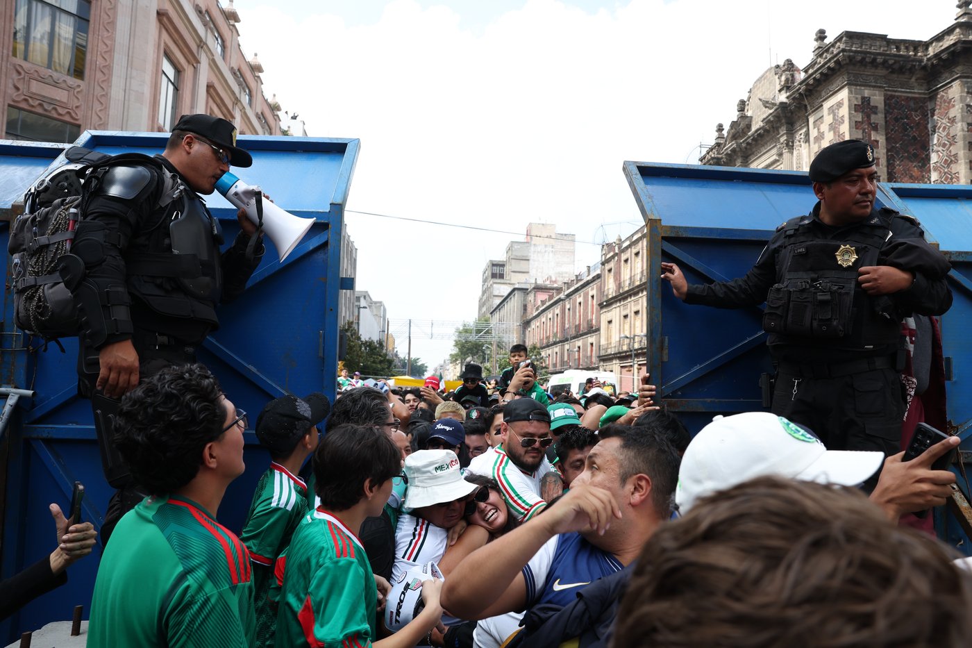 Shakira opens the World Cup as Mexico faces South Africa and South Korea takes on Czechia, in photos | iNFOnews.ca