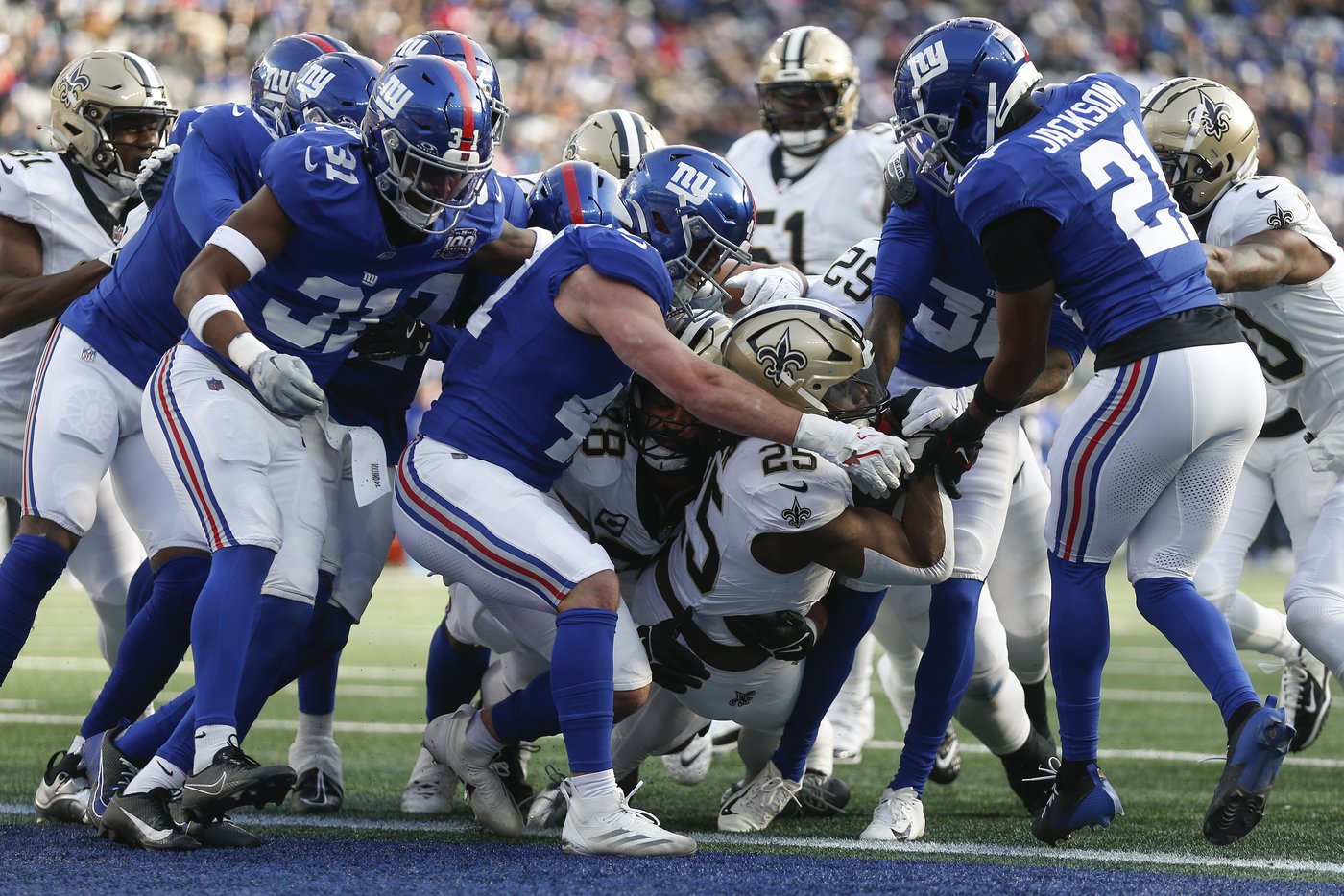 The Saints are making contingency plans to play without QB Derek Carr as they try to stay alive | iNFOnews.ca