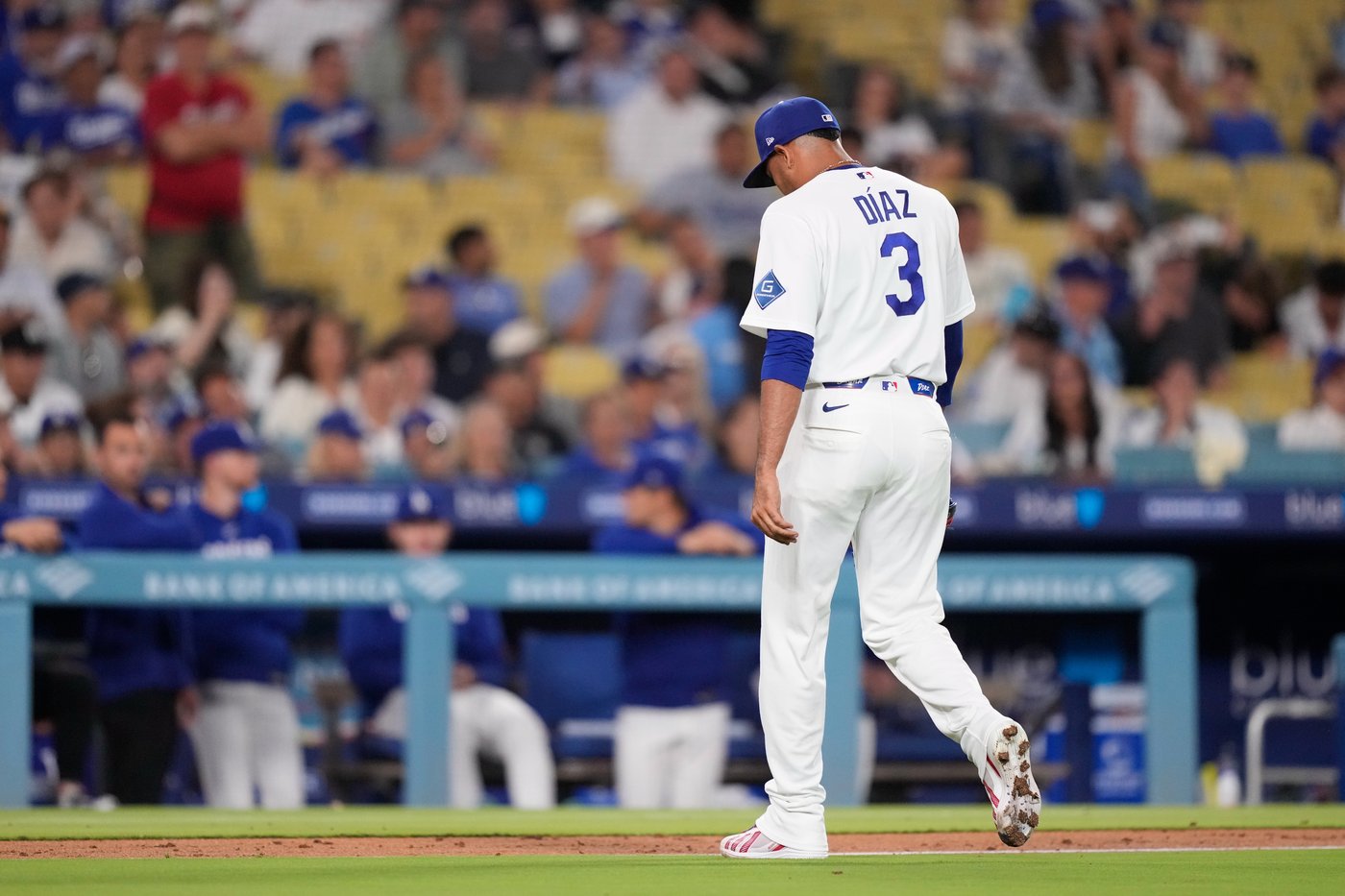 Another bullpen meltdown leaves Dodgers manager Dave Roberts infuriated and Edwin Diaz frustrated | iNFOnews.ca