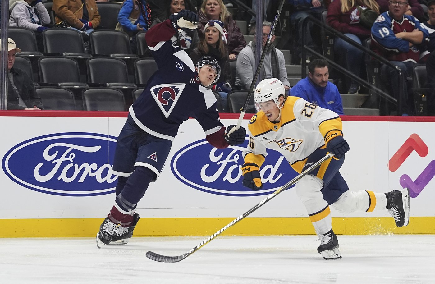 Samuel Girard steals the puck in overtime and scores on a breakaway as Avalanche beat Predators 3-2 | iNFOnews.ca