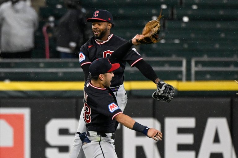Khalil Watson drives in 3 runs, Guardians beat White Sox 4-3 in 10 innings to avoid sweep | iNFOnews.ca
