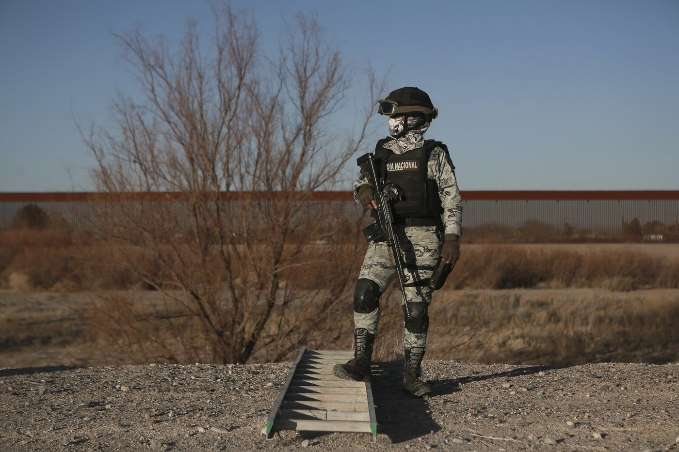 Mexico deploys the first of 10,000 National Guard troops to US border after Trump's tariff threat | iNFOnews.ca