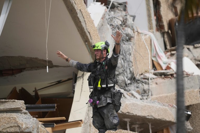 After an earthquake, how long can trapped victims survive? | iNFOnews.ca
